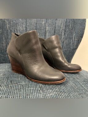 Gianni Bini Black Leather Wedge Ankle Booties